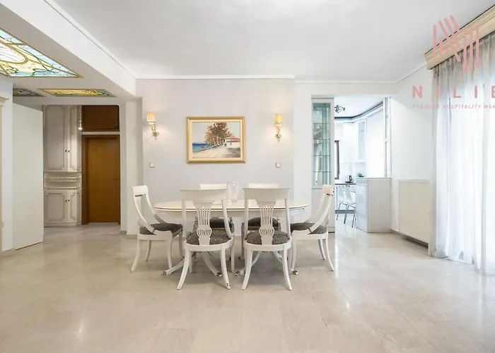 Finesse, Nilie Hospitality Mgmt * Tesalónica